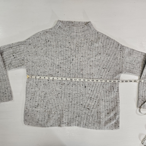 Old Navy grey ribbed mock turtleneck sweater women's size medium - Picture 4 of 8
